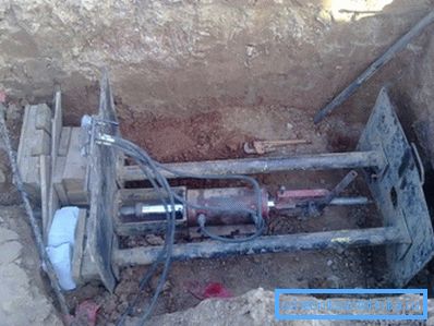 In the photo - installation for horizontal puncture. In the photo - installation for horizontal puncture.