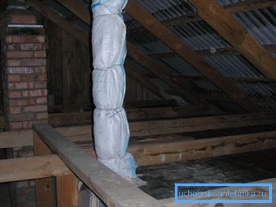 Why and how is the insulation of ventilation pipes