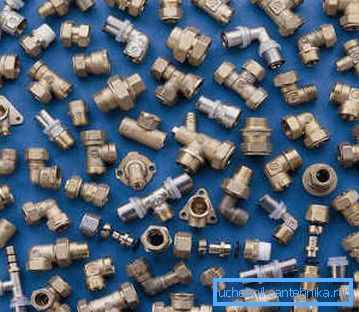 In the photo: on sale you can find a huge number of types of fittings to solve almost any problems when assembling the system In the photo: on sale you can find a huge number of types of fittings to solve almost any problems when assembling the system