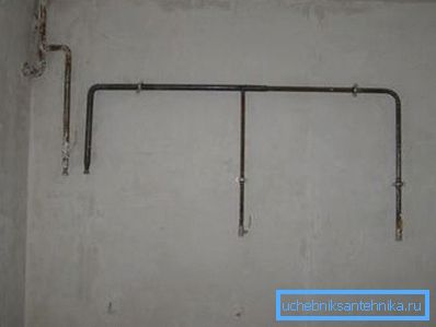 In the photo: it is important to know exactly how the appliances will be located in the kitchen in order to weld the required gas pipeline configuration. In the photo: it is important to know exactly how the appliances will be located in the kitchen in order to weld the required gas pipeline configuration.