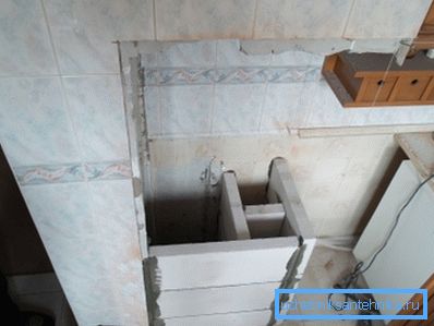 The photo shows the separation of the internal space of the ventilation duct The photo shows the separation of the internal space of the ventilation duct