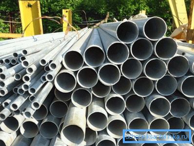 In the photo - water and gas pipes. We have to learn how to calculate their internal section. In the photo - water and gas pipes. We have to learn how to calculate their internal section.