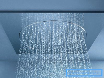 The photo is a built-in type of ceiling shower. The photo is a built-in type of ceiling shower.