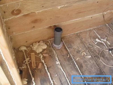 In the photo - the conclusion of the drain pipe In the photo - the conclusion of the drain pipe