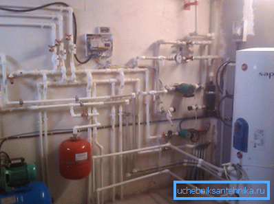 At first glance, such a system is very similar to designs with a conventional electric heater or gas boiler. At first glance, such a system is very similar to designs with a conventional electric heater or gas boiler.