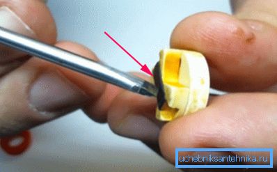Apply two or three layers of electrical tape to the place indicated by the arrow. Apply two or three layers of electrical tape to the place indicated by the arrow.