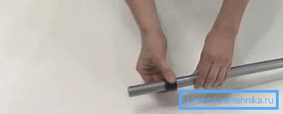We put the sleeve on the tube. We put the sleeve on the tube.