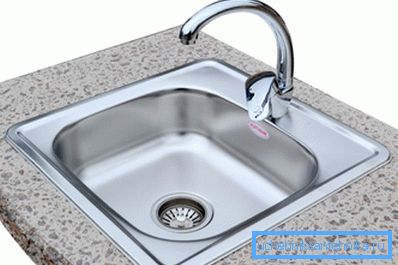 Reliable and practical sink made of chromium-nickel steel. Reliable and practical sink made of chromium-nickel steel.