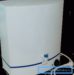 Bulk tank with heating elements to give. Bulk tank with heating elements to give.