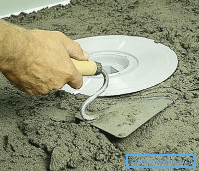 The application of the first cement layer