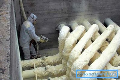 Spraying polymer insulation