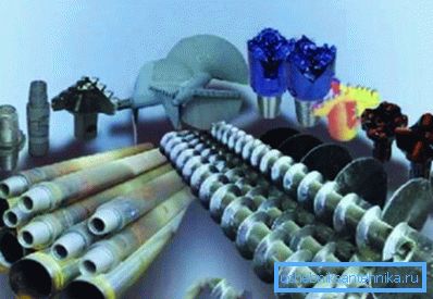 Drill bits, soil augers, pipe system and other components of drilling rigs, which the contractor usually makes in the article costs, because they have a one-time use or remain in the well itself Drill bits, soil augers, pipe system and other components of drilling rigs, which the contractor usually makes in the article costs, because they have a one-time use or remain in the well itself