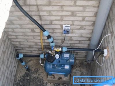 Surface mounted pump.