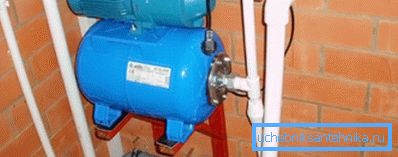 Pump station installed in the basement of the house. Pump station installed in the basement of the house.