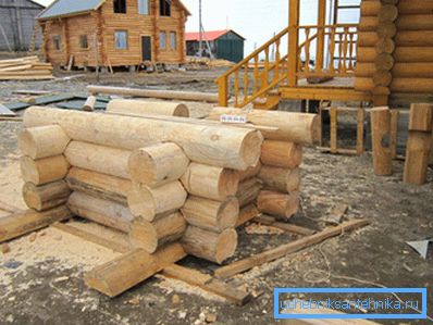 Natural wood is used very widely. Natural wood is used very widely.