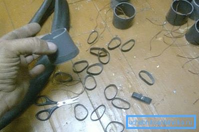 We stretch the rubber rings on the workpiece We stretch the rubber rings on the workpiece