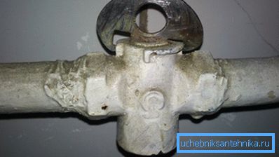 Do not forget to remove the layers of old winding and paint. Do not forget to remove the layers of old winding and paint.