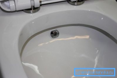 Some products of this type immediately equip the built-in bidet, which greatly expands their functions. Some products of this type immediately equip the built-in bidet, which greatly expands their functions.