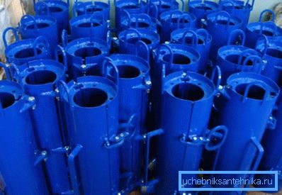 Some types of work involve the use of several wipers, which are placed in a special chamber called mud skirt Some types of work involve the use of several wipers, which are placed in a special chamber called mud skirt