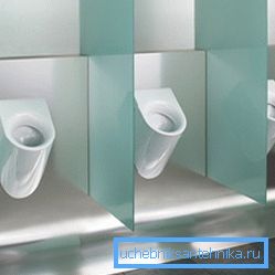 Continuous drainage used to be very common in public toilets, but nowadays this option is used less and less. Continuous drainage used to be very common in public toilets, but nowadays this option is used less and less.