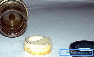 It often happens when, when buying a cheap mixer, you can get a poor-quality product with an already pre-defective gasket It often happens when, when buying a cheap mixer, you can get a poor-quality product with an already pre-defective gasket