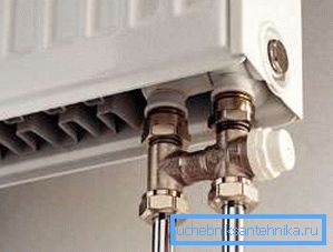 Lower panel radiator connection Lower panel radiator connection
