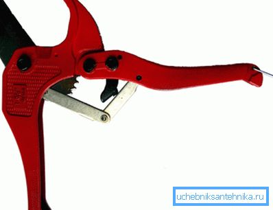 Scissors for cutting polymer pipes Scissors for cutting polymer pipes