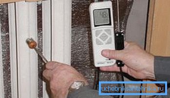 It is necessary to carefully monitor the temperature of the coolant It is necessary to carefully monitor the temperature of the coolant