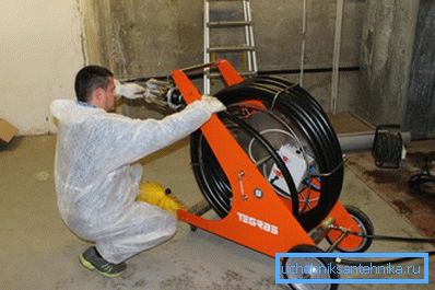 Equipment for cleaning the ventilation duct