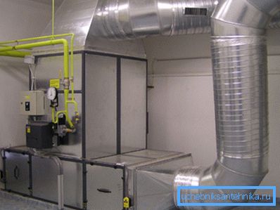 Equipment for heating and transporting air masses Equipment for heating and transporting air masses