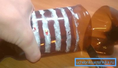 Cut the bottom of the bottle Cut the bottom of the bottle