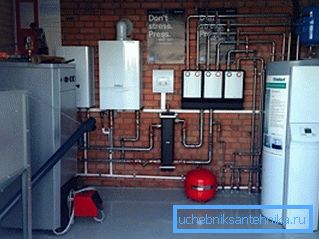 Arrangement of a boiler room with units of several types allows not only to save, but also, if necessary, to be independent from gas or electricity suppliers Arrangement of a boiler room with units of several types allows not only to save, but also, if necessary, to be independent from gas or electricity suppliers