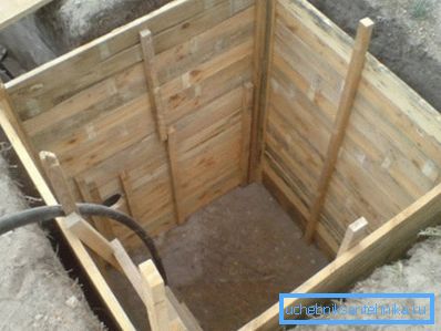 Wellhead binding with a pit Wellhead binding with a pit