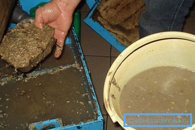 Tank cleaning