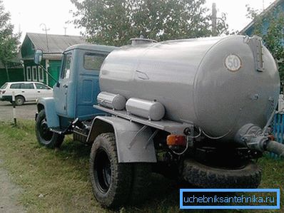 Pumping septic tank