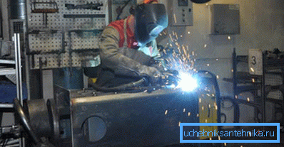 One of the stages of the assembly of boilers Dacon One of the stages of the assembly of boilers Dacon