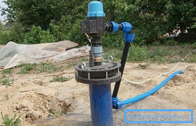 Wellhead with pump Wellhead with pump