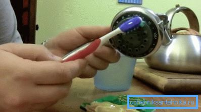 Final brushing can be done with a toothbrush. Final brushing can be done with a toothbrush.