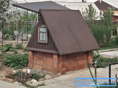 The original decision to create walls of brick, finishing them only protruding part The original decision to create walls of brick, finishing them only protruding part