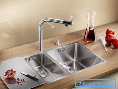 Especially popular are built-in kitchen sinks made of stainless steel. Especially popular are built-in kitchen sinks made of stainless steel.