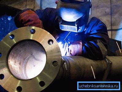 Arc welding features