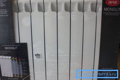 Domestic bimetallic radiator Rifar Monolith. Working pressure - 100 atmospheres. Domestic bimetallic radiator Rifar Monolith. Working pressure - 100 atmospheres.