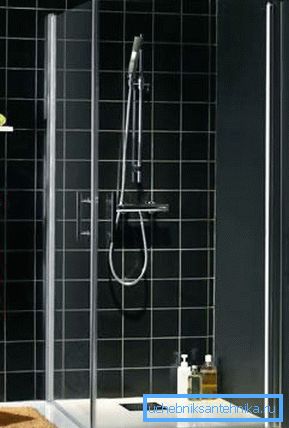 The absence of a tray - a new word for shower compartments, it is not only beautiful, but also very convenient The absence of a tray - a new word for shower compartments, it is not only beautiful, but also very convenient