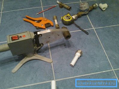 Soldering iron with nozzle is heated to the desired temperature Soldering iron with nozzle is heated to the desired temperature