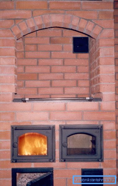 Oven with frying surface. Oven with frying surface.