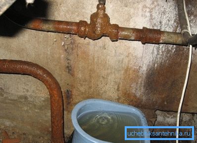 Before you do work, you need to ensure that water does not fall on the floor, as even a small leak can cause a real flood. Before you do work, you need to ensure that water does not fall on the floor, as even a small leak can cause a real flood.