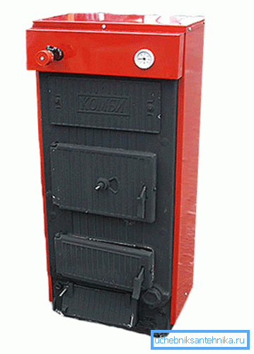 The front edge of the boiler has three doors. The front edge of the boiler has three doors.