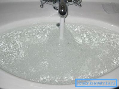 Overflow allows water to go down the drain, which is why its presence is desirable in any sink. Overflow allows water to go down the drain, which is why its presence is desirable in any sink.