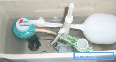 Moving the position of the pear, you will understand how to set the level in the toilet cistern. Moving the position of the pear, you will understand how to set the level in the toilet cistern.