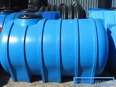 1240 Plastic storage tanks